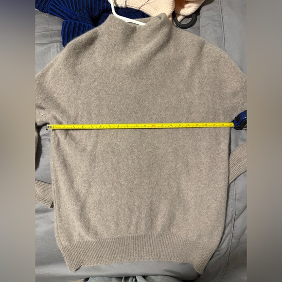 Cashmere Sweater - Picture 2 of 3